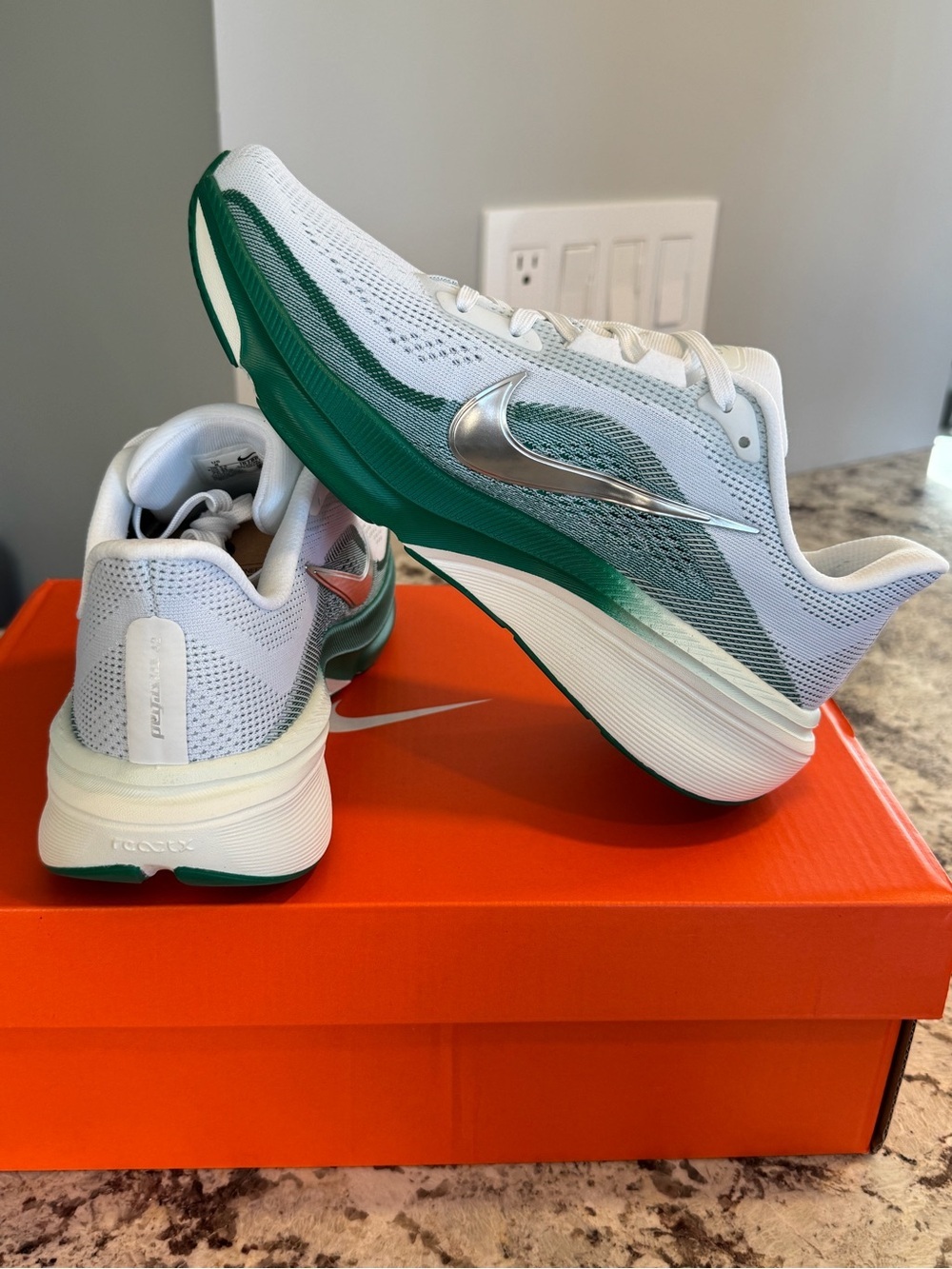 Nike Women’s Pegasus 42 - Picture 2 of 5